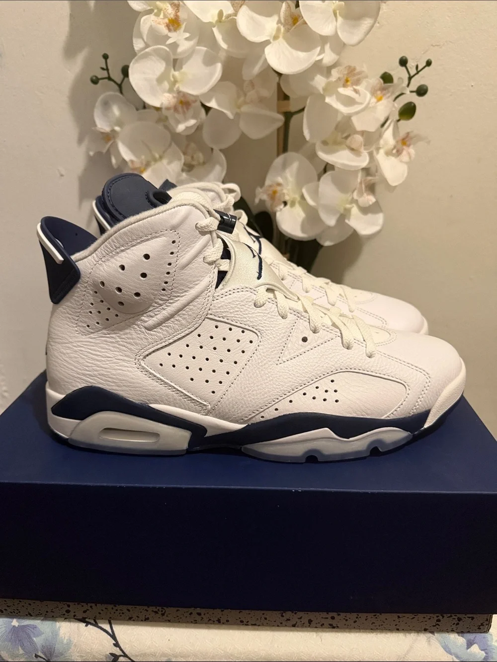 Jordan Men's White and Navy High-Top Sneakers